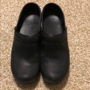 Dansko clogs black